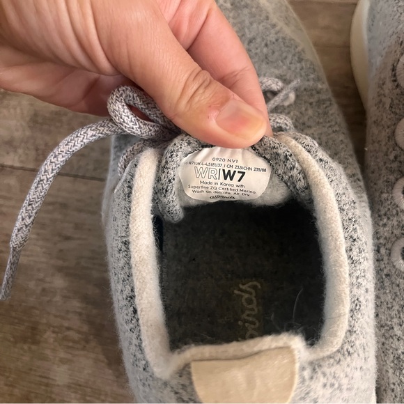 Allbirds Women's Wool Runners (Dapple Gray/Cream Sole) Size W7 - Picture 3 of 7